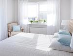 Jasne aranżacje sypialni. Biała sypialnia – wypoczynek i harmonia zmysłów