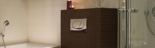 Aranżacje małych łazienek narożna kabina prysznicowa