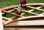 Zabezpieczenie mebli ogrodowych. 4 kroki do ochrony drewna